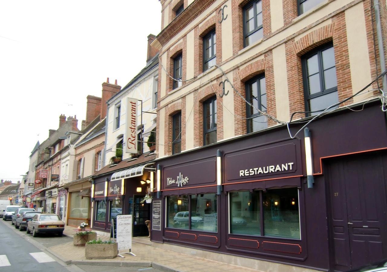 Logis Hotel-Restaurant Le Relais D'Aligre Châteauneuf-en-Thymerais Exterior foto